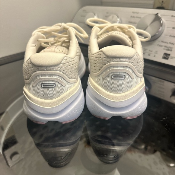 Brooks Ghost Max 2 Women's Cream and Pink Athletic Shoes - Picture 4 of 5